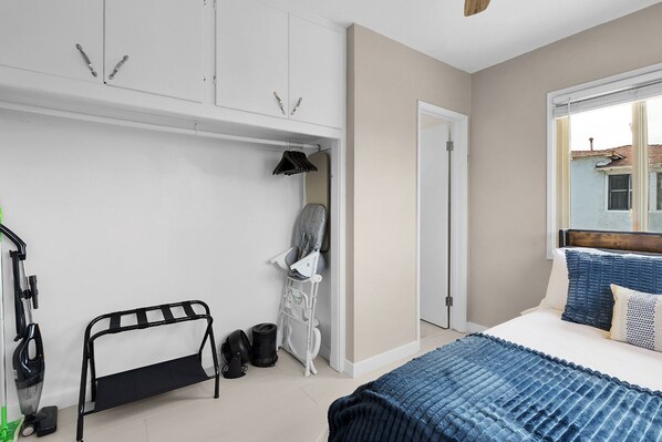 1 bedroom, iron/ironing board, travel cot, free WiFi