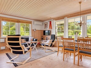 TV - "Thine" - 800m from the sea by Interhome (Læsø)