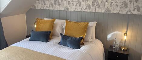 Standard Double or Twin Room | Desk, laptop workspace, iron/ironing board, cots/infant beds