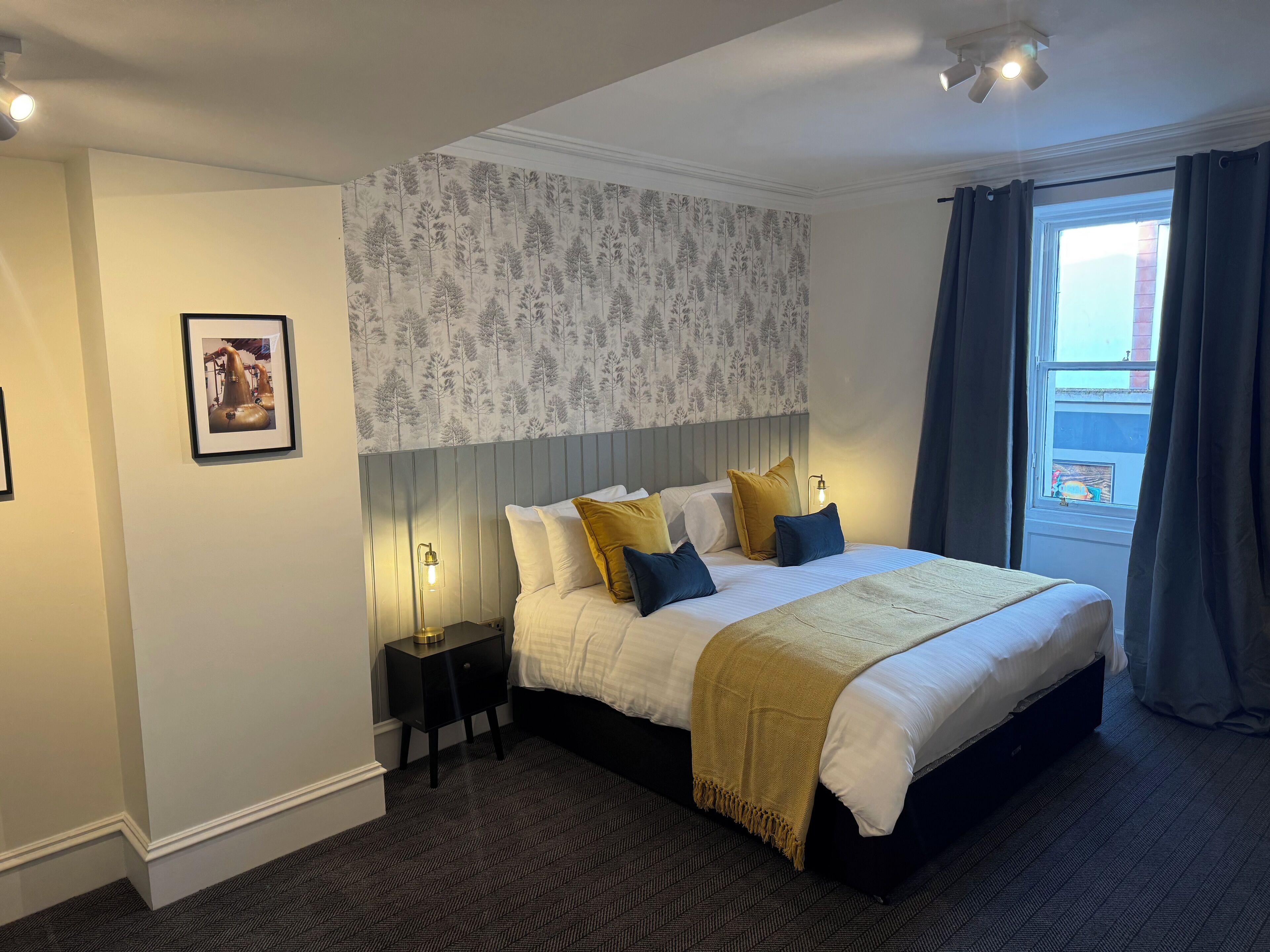 标准双人房或双床房 | 办公桌、笔记本电脑工作区、熨斗/熨衣板、婴儿床