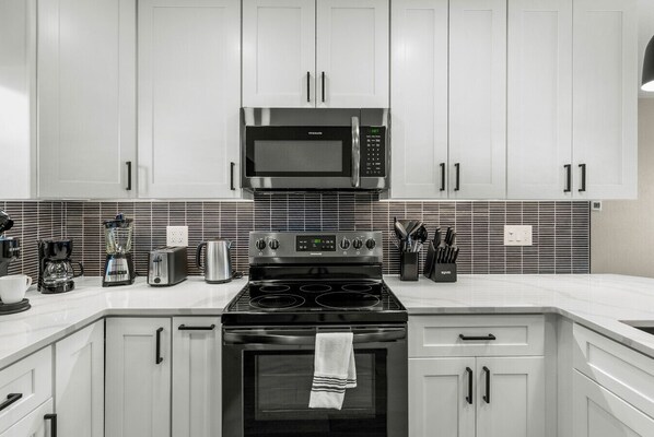 Fridge, microwave, oven, stovetop