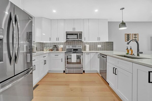 Fridge, microwave, oven, stovetop - Modern Arvada Duplex | Close to Denver & Old Town (Arvada)