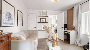 Smart TV, stereo, offices, computer monitors