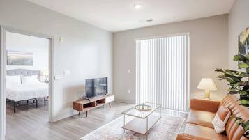 Televisión, oficina