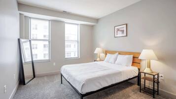 2 bedrooms, desk, iron/ironing board, WiFi