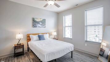 1 bedroom, desk, iron/ironing board, WiFi