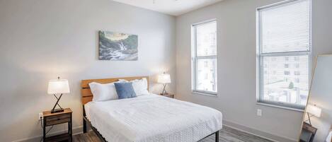 1 bedroom, desk, iron/ironing board, WiFi