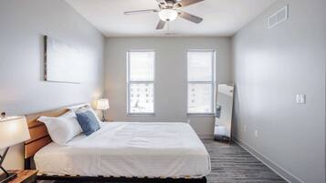 1 bedroom, desk, iron/ironing board, WiFi