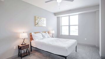 2 sovrum, skrivbord, strykjärn/strykbräda och wi-fi