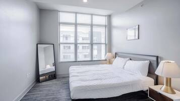 2 slaapkamers, een bureau, een strijkplank/strijkijzer, wifi