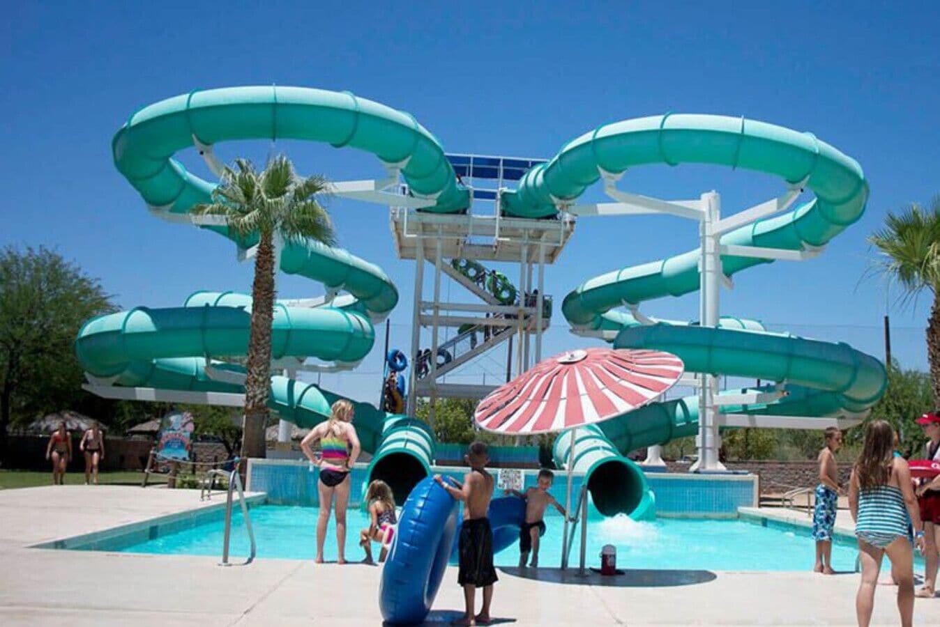 Piscina coperta, una piscina riscaldata