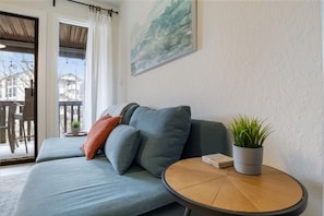 Smart TV - Lakeshore Hideout - Lakefront & Indoor Pool! (Village of Four Seasons)
