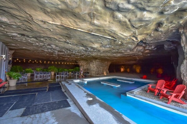 Innenpool, beheizter Pool