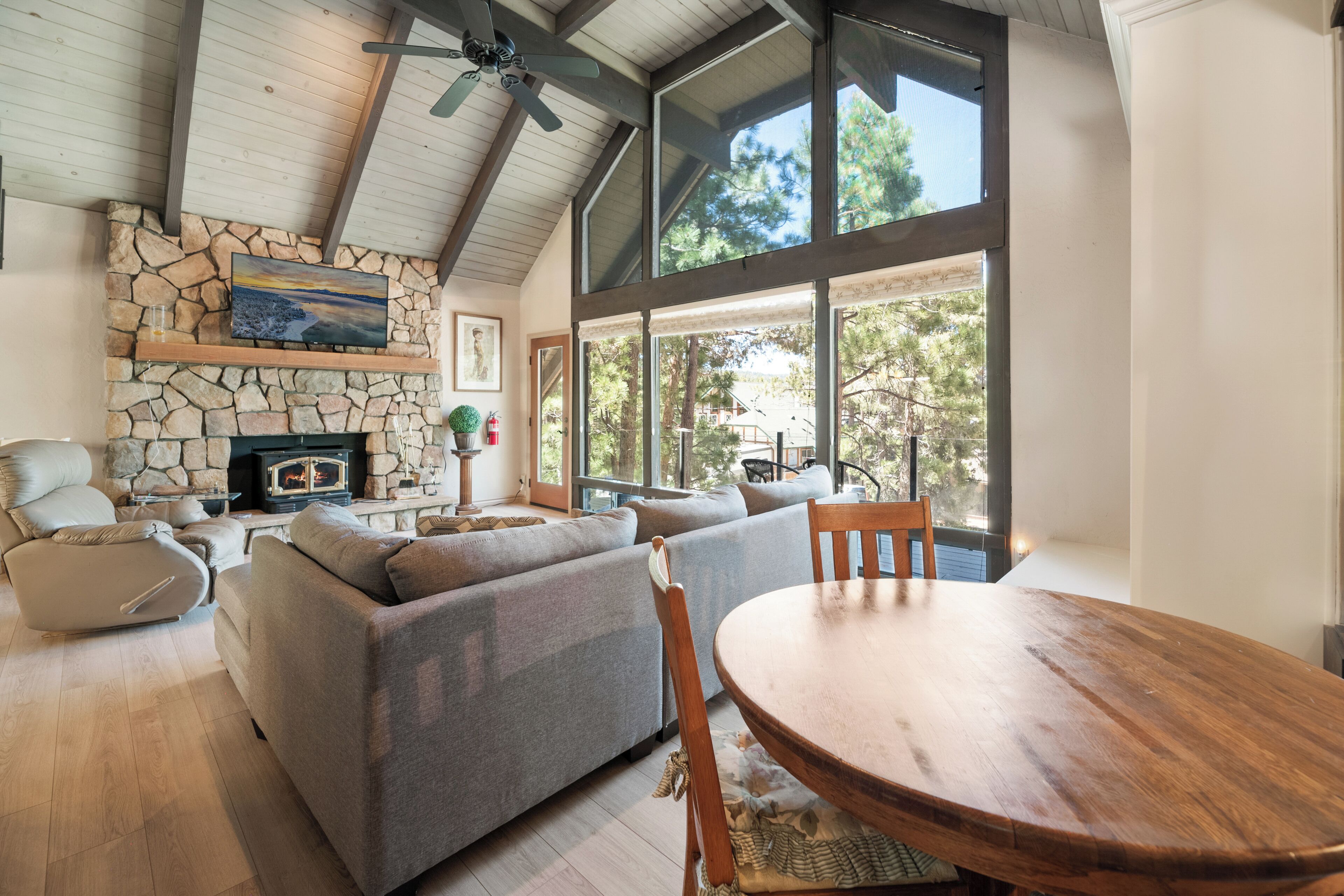 TV màn hình phẳng 