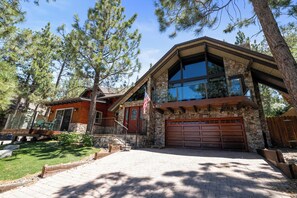 Front of property - Sunset Spectacular (Big Bear Lake)