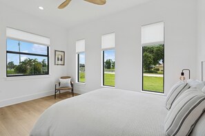 4 bedrooms, desk, iron/ironing board, free WiFi