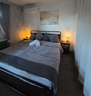 1 bedroom, free WiFi, bed sheets