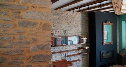 Characterful Studio in heart of Medieval Saint-Yrieix-la-Perche