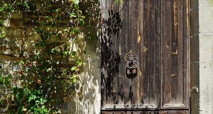 Characterful Studio in heart of Medieval Saint-Yrieix-la-Perche