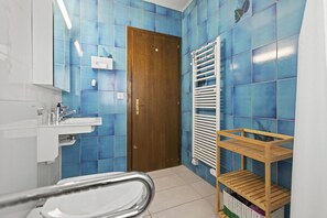 Haartrockner, Handtücher