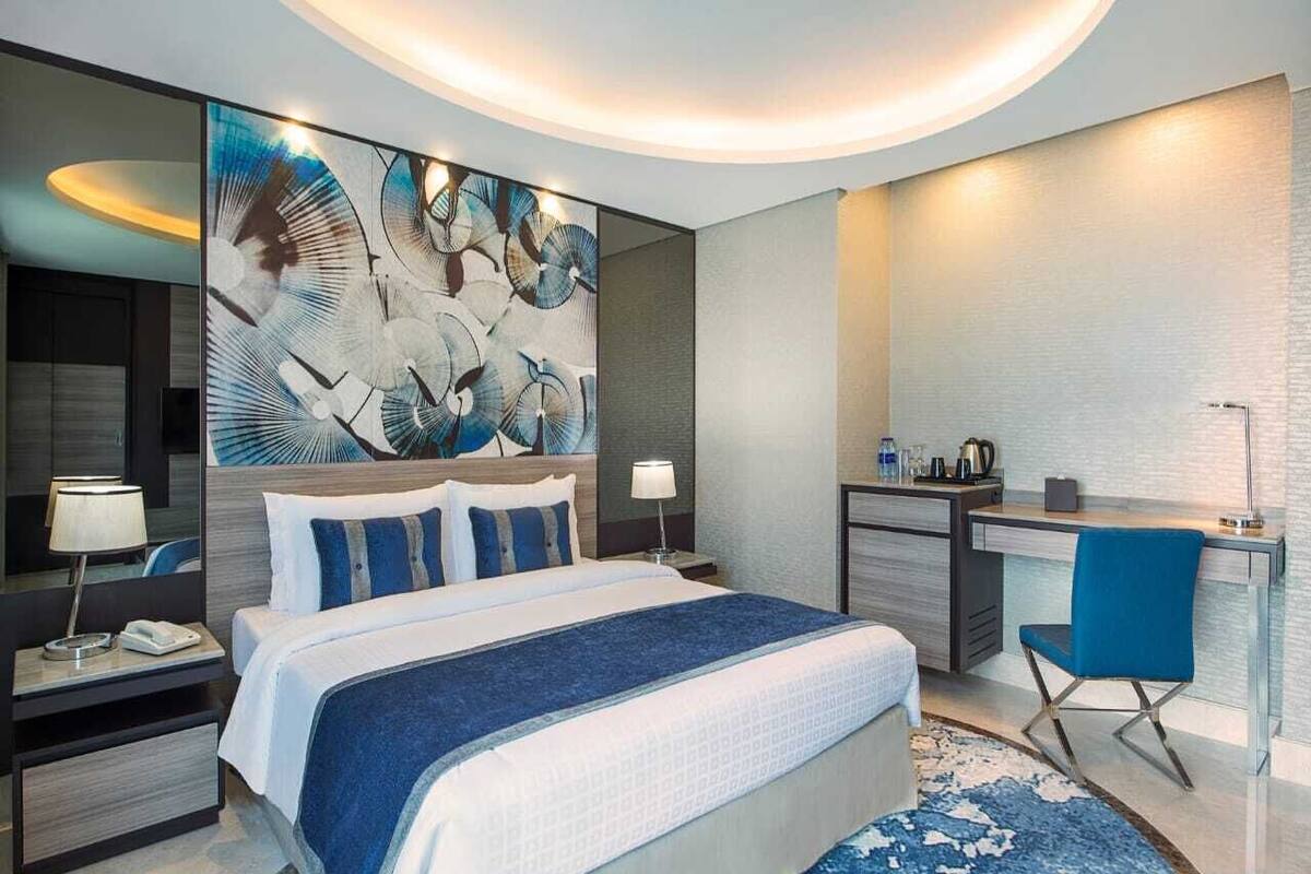 Chambre Double Luxe, balcon, vue ville | Coffres-forts dans les chambres, bureau