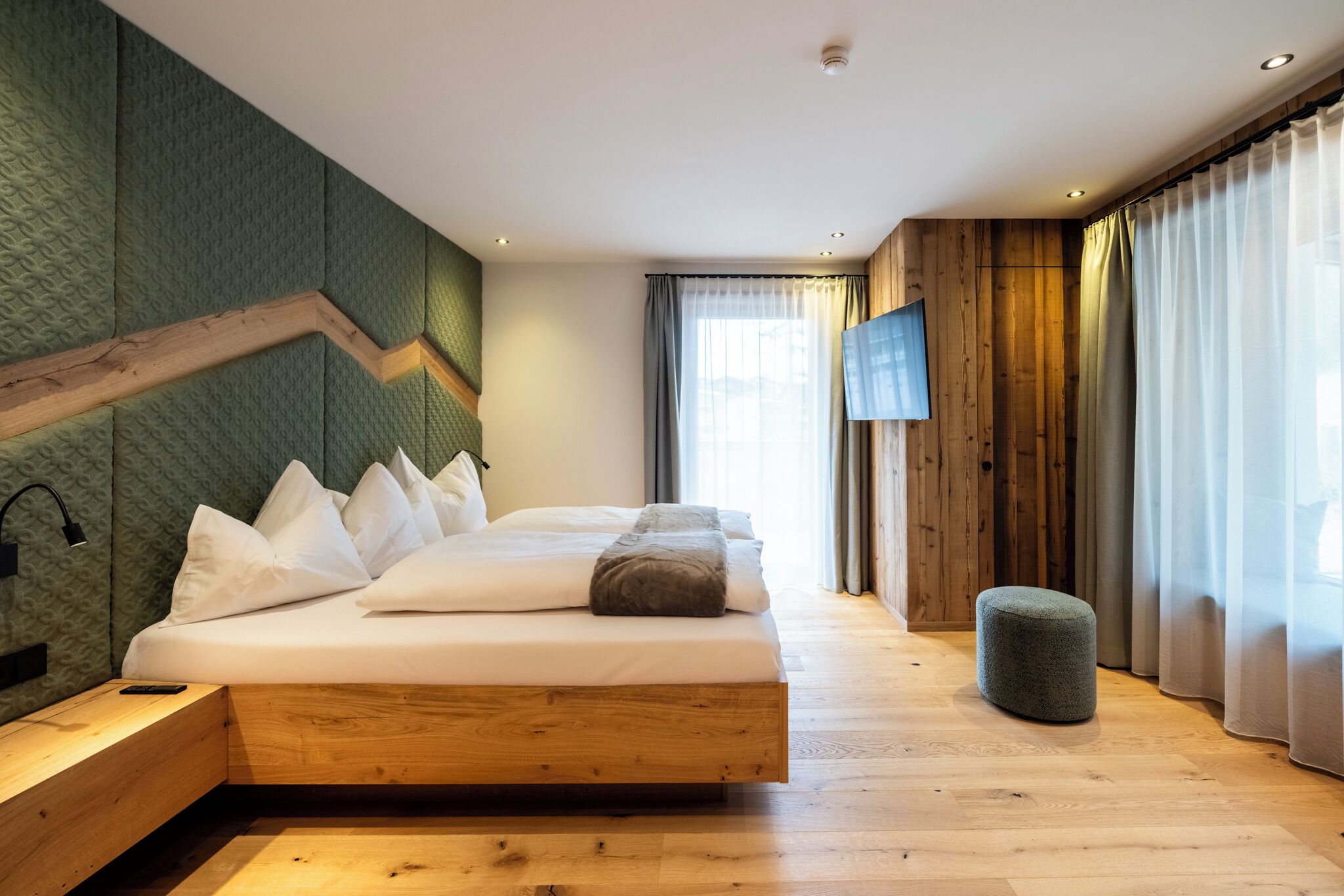 Apartment, Garden View, Mountainside | Premium bedding, in-room safe, blackout drapes, soundproofing