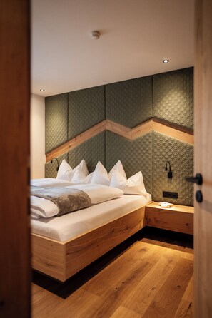 Appartement, vue jardin, rez-de-chaussée | Literie de qualité supérieure, coffres-forts dans les chambres