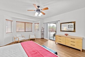 4 bedrooms, desk, free WiFi, bed sheets - Serene Desert Casa with Pool and Hot Tub (Tucson)