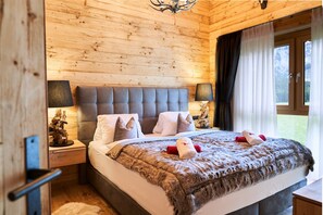Chalet | 3 bedrooms, individually furnished