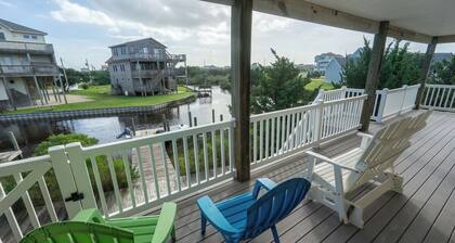 The Kite Club - Canal Front, All One level - 4 Bedroom House, Pool, Large Docks