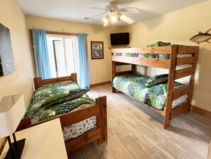 4 bedrooms, WiFi, bed sheets