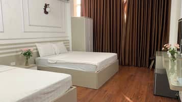 Blackout curtains, soundproofing, free WiFi