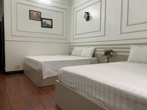 Chambre Familiale, vue ville | Rideaux occultants, chambres insonorisées, Wi-Fi gratuit