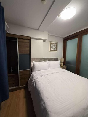 1 chambre, fer et planche à repasser, Wi-Fi, draps fournis