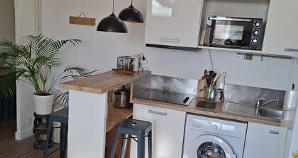 Charming T2 with Sea View and WIFI – 5 Min Walk to Beach