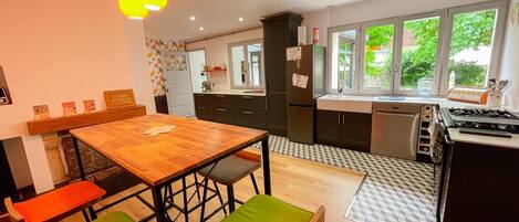 Fridge, microwave, dishwasher, coffee/tea maker