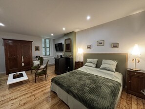 2 bedrooms, Internet