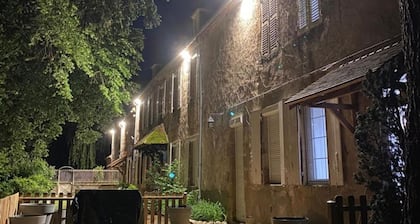 Encantadora casa rural en Souvigny, admite mascotas