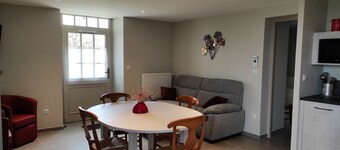 Renoviertes Haus mit Park und Spielplatz, familienfreundlich