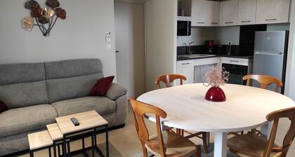 Renoviertes Haus mit Park und Spielplatz, familienfreundlich