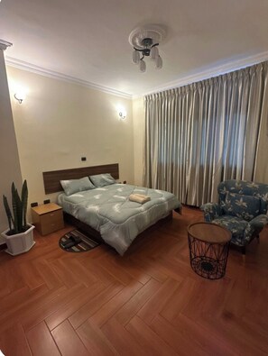 5 bedrooms, iron/ironing board, free WiFi