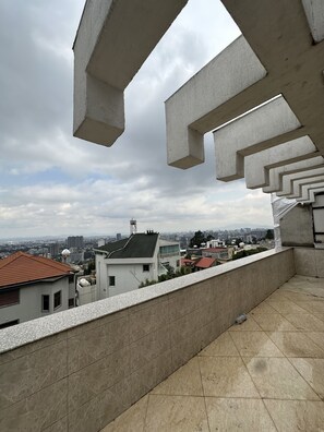 Property grounds - Private room with private bathroom and closet.. shared living room and kitchen (Addis Ababa)