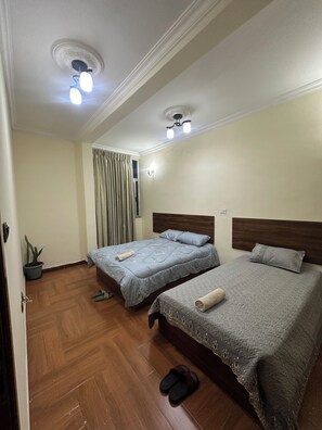 5 bedrooms, iron/ironing board, free WiFi