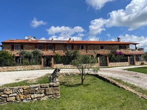 Exterior - Relaxation in the Tuscan hills Typical Tuscan farmhouse, app.MIELE (Collesalvetti)