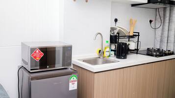 Microwave, stovetop