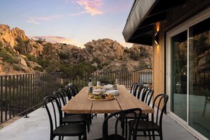 Outdoor dining - Desert Remedy • Pool, Spa, Pickleball in Boulders (Yucca Valley)