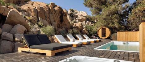 Bain à remous extérieur