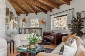 Téléviseur, bureau