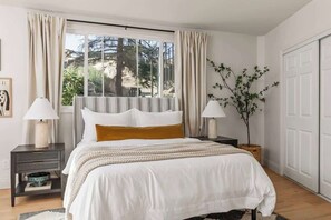 5 chambres, lit de bébé portatif, Wi-Fi, literie fournie