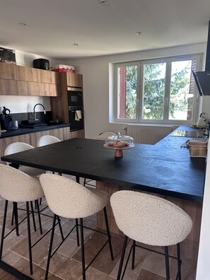 Microwave, oven, stovetop, dishwasher
